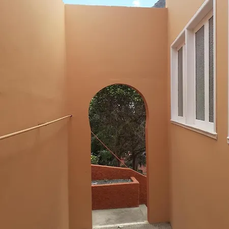 Homestay Casa Escuela Valle Gran Rey